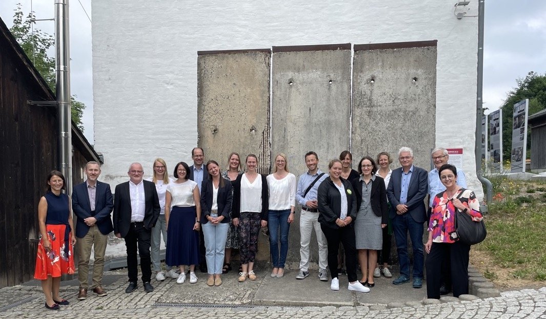 Gruppenbild der TeilnehmerInnen beim Netzwerktreffen der Bildungsregionen